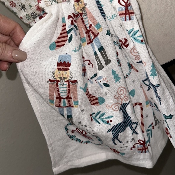 Kitchen scarf tea towel nutcracker prints - Picture 2 of 3